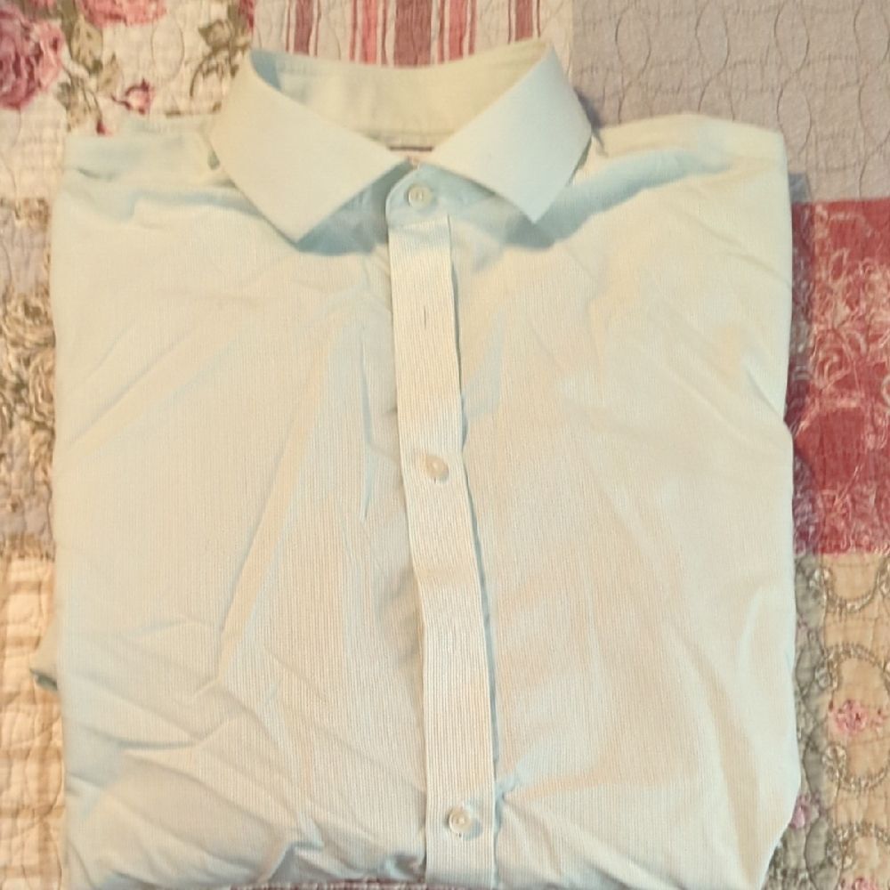Charles Tyrwhitt men’s dress shirt | light green button-up classic business